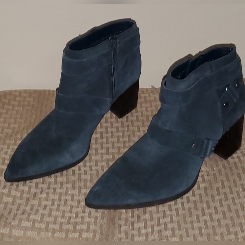 Blue Leather suede ankle boots with block heel SOLE SOCIETY